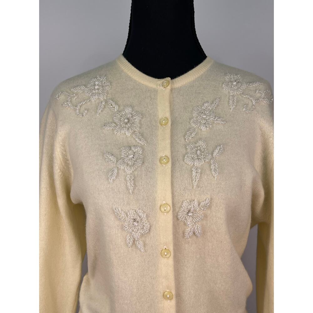 Cashmere Pringle of Scotland Cream Cardigan Beaded Floral Embellishments Sz S